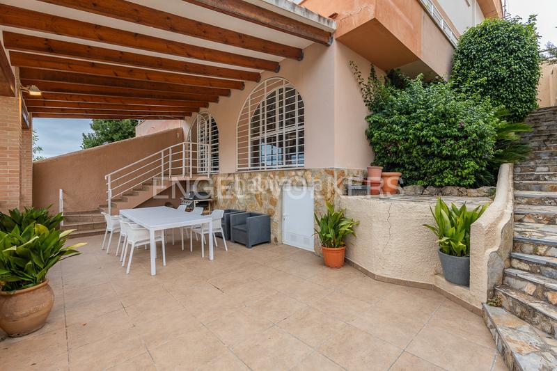 Foto 372d75dd-bdcb-4109-9211-db53907d228a. Haus mit heizung parking in Urbanizaciones Gandia