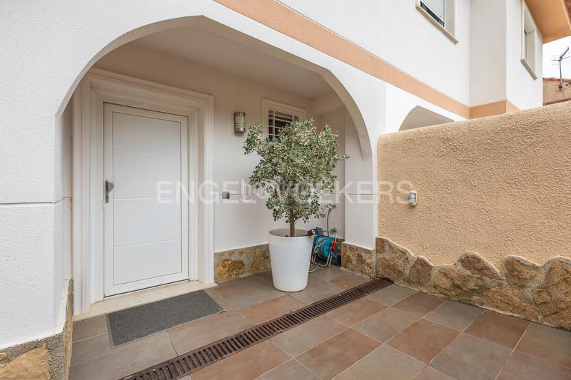 Foto 37bfe0e7-9823-4a47-be7a-de4196078541. Haus mit heizung parking in Urbanizaciones Gandia