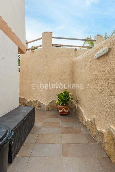 Foto 4f9c6218-00ca-409e-b357-c51f2b070997. Haus mit heizung parking in Urbanizaciones Gandia