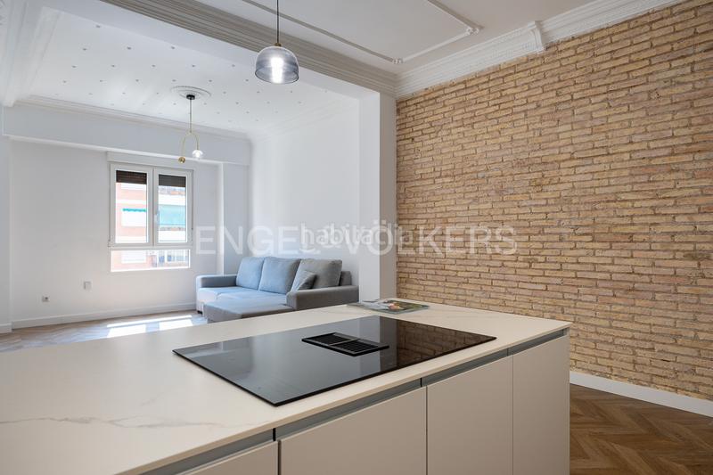 Foto 548df352-4161-42e6-8a83-7da1f2bdc7af. Apartamento acogedor piso reformado en Arrancapins en Valencia