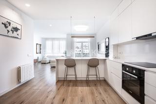 Alquiler Apartamento en Gran Via. Fantástico piso en calle salamanca