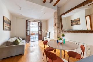 Lloguer Apartament a El Pilar. Piso reformado con balcón en el centro, calle asilo infancia
