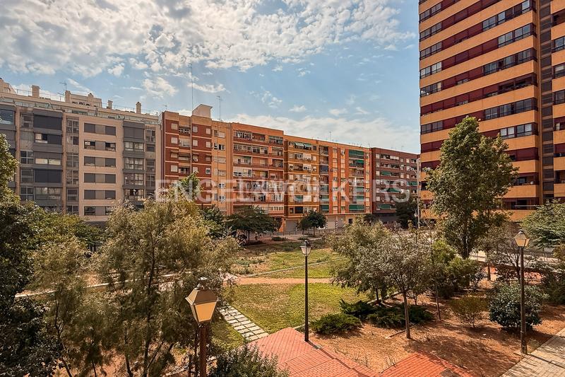 Foto 72dca60d-71fc-4c19-8ea2-183c9e25256e. Alquiler apartamento luminoso piso junto a blasco ibáñez en Valencia