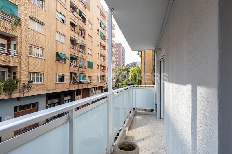 Foto 78be223b-65d7-40b7-85bc-0f4fbfdef91d. Apartamento piso con 3 terraza y 5 habitaciones en monteolivete en Valencia