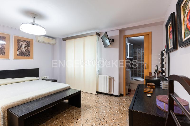 Foto 88376c51-7d04-4bce-a75e-09d9d2d01e3c. Apartamento piso con 3 terraza y 5 habitaciones en monteolivete en Valencia