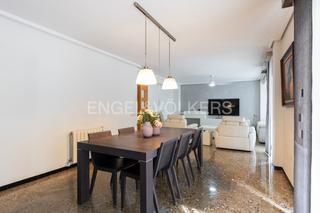 Apartamento en Mont Olivet. Piso con 3 terraza y 5 habitaciones en monteolivete