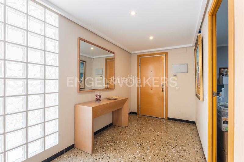 Foto d29052c0-7f5d-4adc-9fdf-8b34414823f9. Apartamento piso con 3 terraza y 5 habitaciones en monteolivete en Valencia