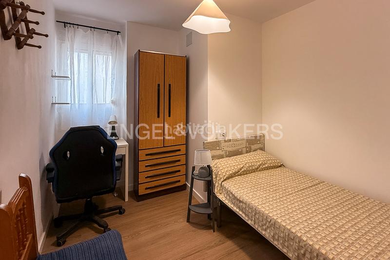 Foto 20ced032-10ea-40c2-83dc-657b0f9ba7e7. Alquiler apartamento estupendo piso para estudiantes en Valencia