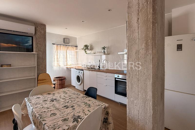 Foto 51316b29-276b-4283-8aba-10f93ad0ec85. Alquiler apartamento estupendo piso para estudiantes en Valencia