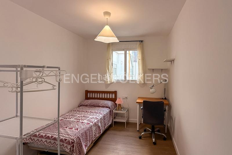 Foto 513ce530-07b3-4edc-88ef-f9a8bbf6f850. Alquiler apartamento estupendo piso para estudiantes en Valencia
