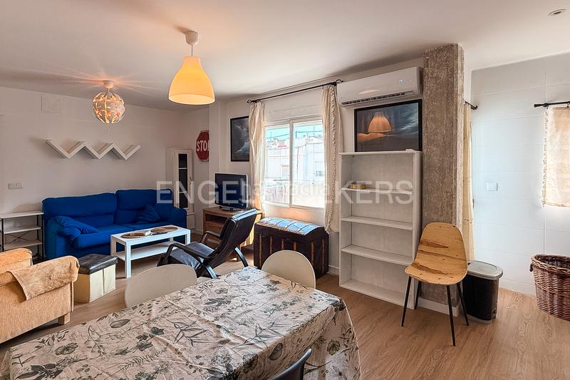 Foto d979f6cb-18e4-45db-a05e-1c1503c35bdf. Alquiler apartamento estupendo piso para estudiantes en Valencia
