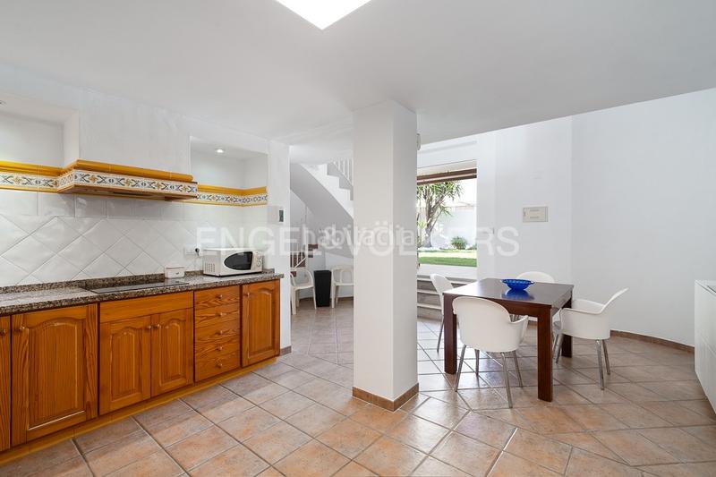 Foto 142bd81a-213e-4eda-9da5-816c2cfddf63. Rent house with heating parking in Oliva nova Oliva