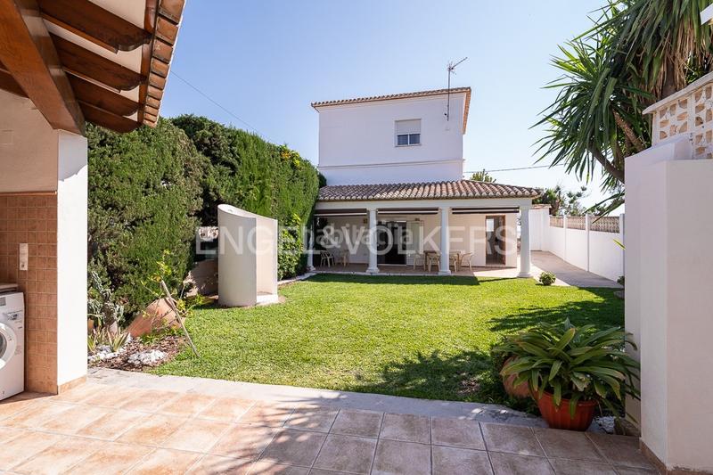Foto 4260e00a-43f0-4568-818e-cdbba59231ee. Rent house with heating parking in Oliva nova Oliva