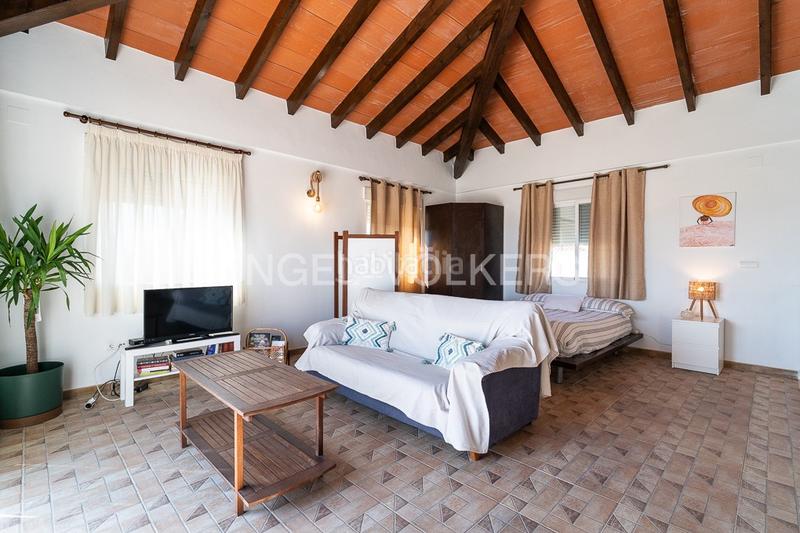 Foto d35d2ea2-6e3a-4f3f-af10-f11b840f7306. Rent house with heating parking in Oliva nova Oliva