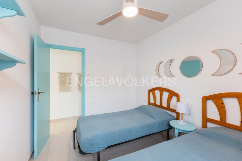 Foto 08394b15-aad8-4cad-a8cc-accebcc2787b. Casa adosada  en venta en playa la concha vive frente al mar! en Oropesa del Mar