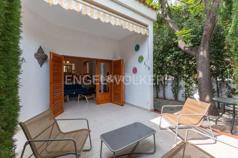Foto 95014fa0-edc3-41f6-ae00-3f831adca73b. Casa adosada  en venta en playa la concha vive frente al mar! en Oropesa del Mar