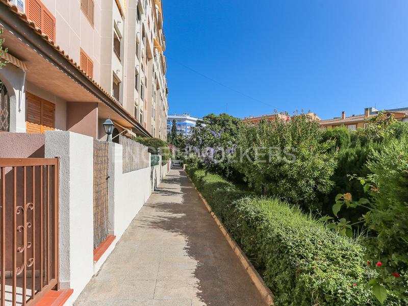 Foto ae6fa701-87f3-4cc5-8af3-edd7f45fb447. Casa adosada  en venta en playa la concha vive frente al mar! en Oropesa del Mar