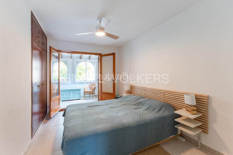 Foto b441c84b-6273-42c8-b3c9-cb30e4e21b59. Casa adosada  en venta en playa la concha vive frente al mar! en Oropesa del Mar