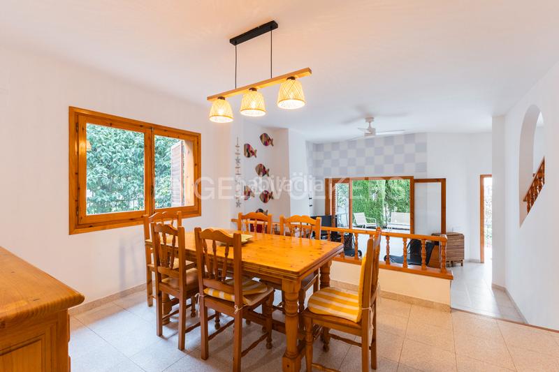 Foto bc9f018d-1bb7-4087-96f7-8440e0c5ec36. Casa adosada  en venta en playa la concha vive frente al mar! en Oropesa del Mar