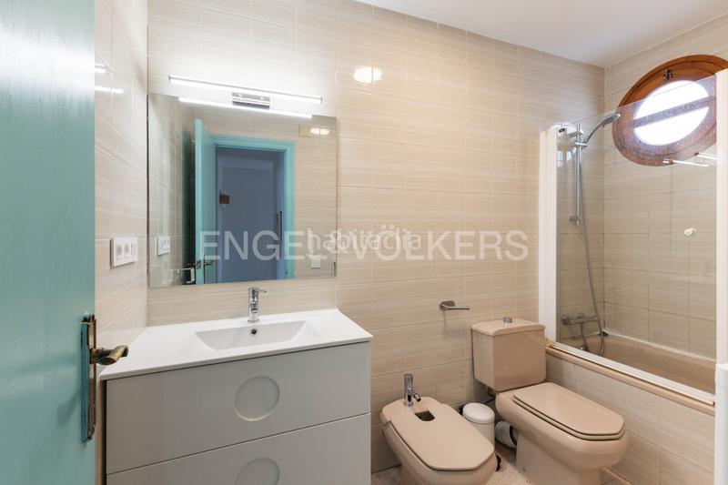 Foto c7486701-535a-49b2-a24b-f102855fbdee. Casa adosada  en venta en playa la concha vive frente al mar! en Oropesa del Mar