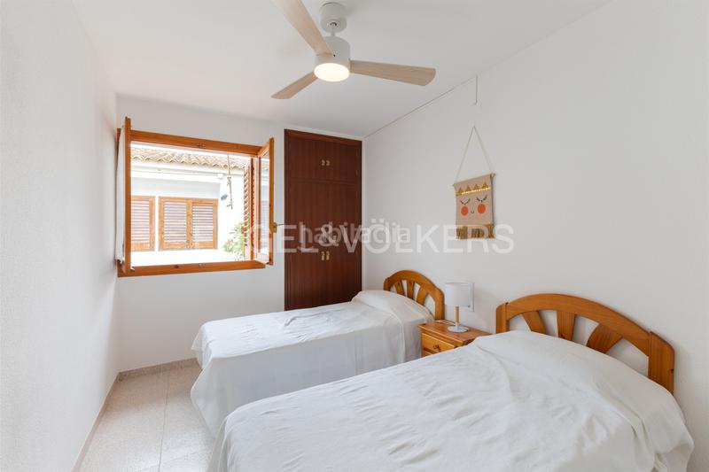 Foto d8f7b9ab-4e72-46a6-89b1-613c7aa661d9. Casa adosada  en venta en playa la concha vive frente al mar! en Oropesa del Mar