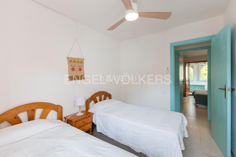 Foto e2785e60-6fa2-42e3-ba53-cbeadba0141f. Casa adosada  en venta en playa la concha vive frente al mar! en Oropesa del Mar