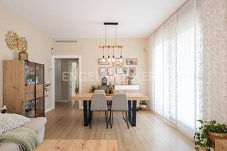 Apartament a Sant Pau. Bajo vivienda con gran terraza en residencial
