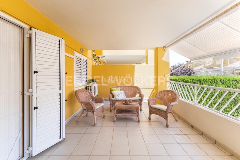 Foto bf11f863-04ce-48c0-9063-407a43c8f912. Alquiler apartamento encantador bajo con entrada independiente en urb. proamar para larga estancia en Sagunt
