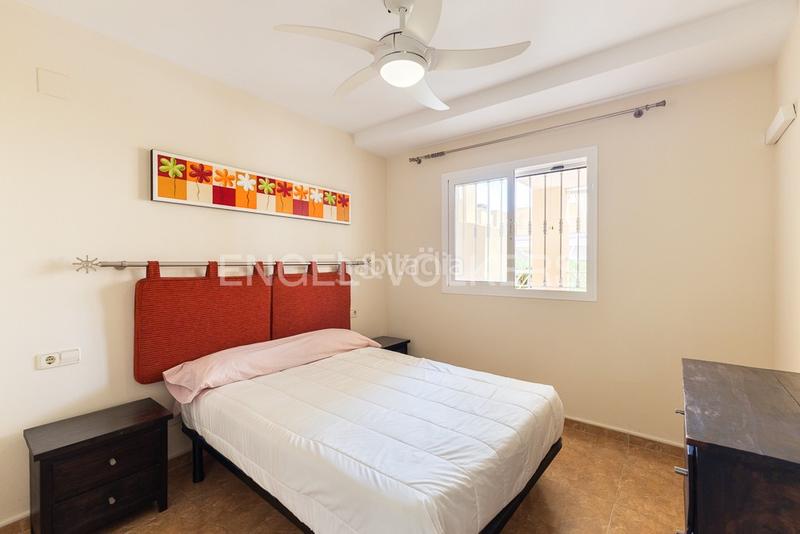 Foto d64f9d45-f33a-49f4-a911-798f9b270130. Alquiler apartamento encantador bajo con entrada independiente en urb. proamar para larga estancia en Sagunt