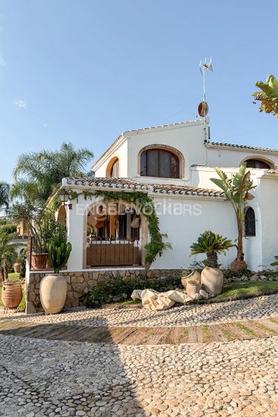 Foto 7e76cd30-1a34-4701-aaf9-1192ce63bd99. Alquiler casa encantadora villa en jávea para alquiler anual en Xàbia