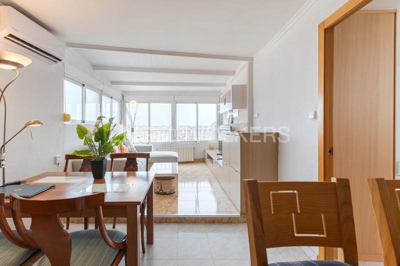 Foto c0db227b-3efc-4a5a-baeb-f7a0b671b65f. Apartamento luminosa propiedad con vistas despejadas en Valencia