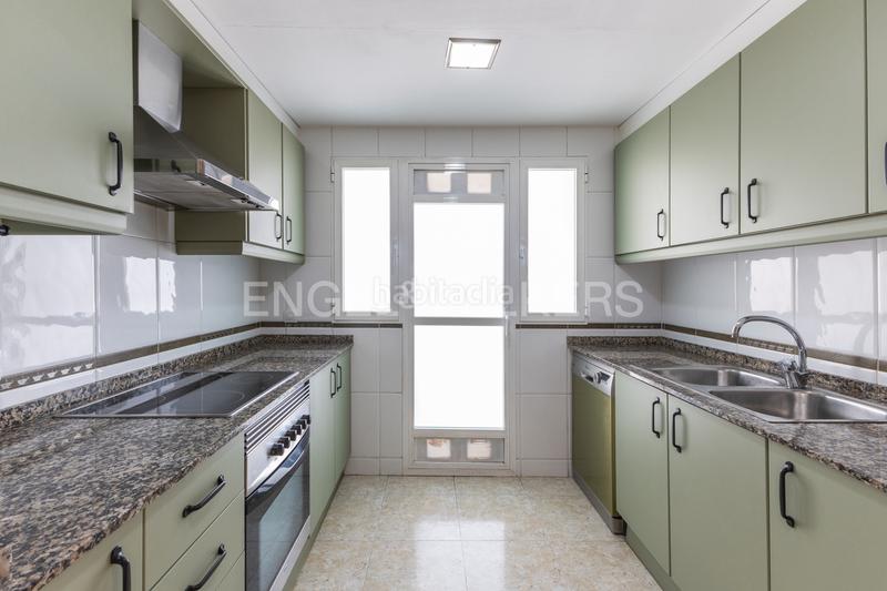 Foto 50af29e1-0986-4f94-b1de-f354f8f378d3. Alquiler apartamento amplio piso sin amueblar en Tormos en Valencia
