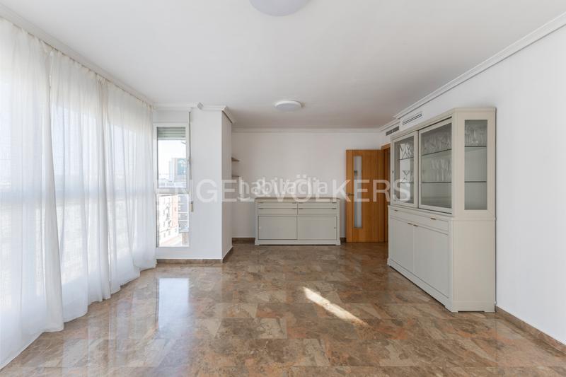 Foto f81e66db-cbc4-4dbc-a85b-363ad68a4549. Alquiler apartamento amplio piso sin amueblar en Tormos en Valencia
