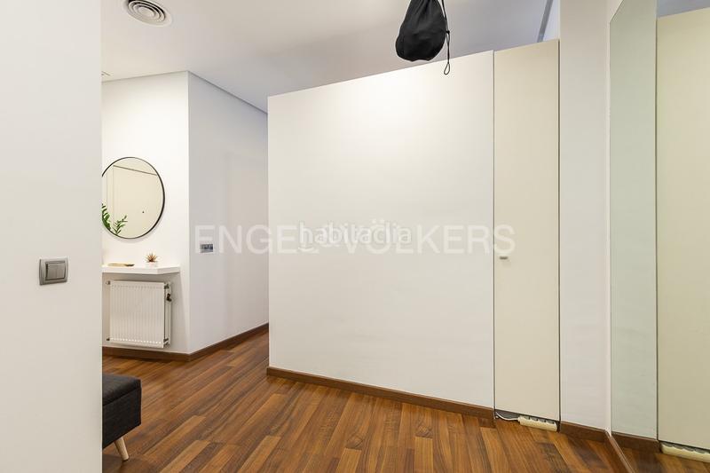 Foto 0efab3b1-0324-4d6d-afe2-8f1a067cbe45. Alquiler apartamento piso moderno de lujo frente al parque turia en Valencia