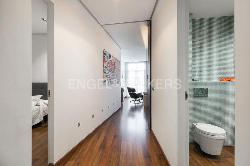 Foto 158da47e-c625-4f10-ad59-27ca626c15e0. Alquiler apartamento piso moderno de lujo frente al parque turia en Valencia