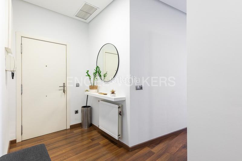 Foto 15b45d10-f5f0-4154-9bc0-e825f4fcec40. Alquiler apartamento piso moderno de lujo frente al parque turia en Valencia