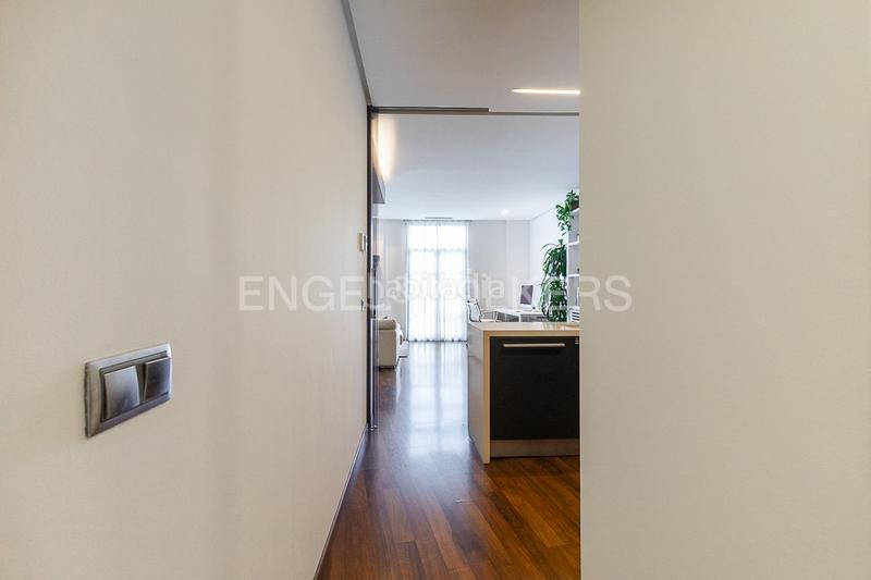 Foto 38c424d4-393f-4977-aa85-6a36c1cbb7eb. Alquiler apartamento piso moderno de lujo frente al parque turia en Valencia