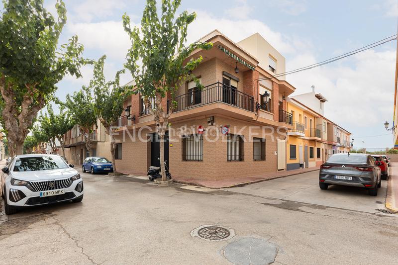 Foto 0a343fd1-7cbf-4d0a-837f-a0abe0da4947. Casa propiedad con un enorme potencial en Albalat de la Ribera