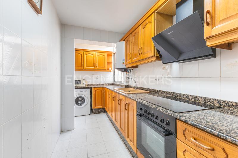 Foto 187b2ff6-59ea-4289-9f28-fc06adb297b5. Alquiler apartamento amplio piso con balcón en algirós en Valencia