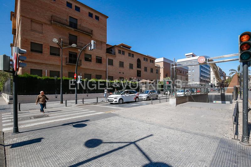 Foto 37b481f0-73fe-4ca4-88ae-6ad35b35f615. Alquiler apartamento amplio piso con balcón en algirós en Valencia