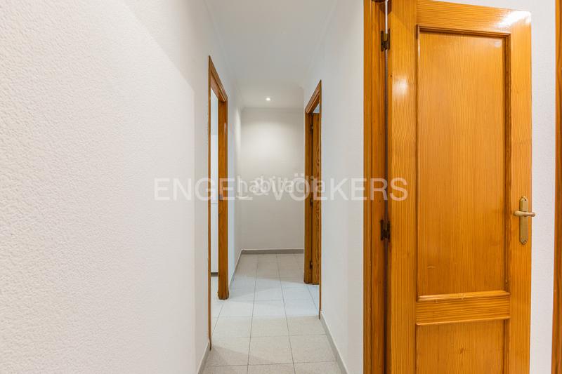 Foto 5e6786ca-b044-4a3c-b3d1-95818682d549. Alquiler apartamento amplio piso con balcón en algirós en Valencia