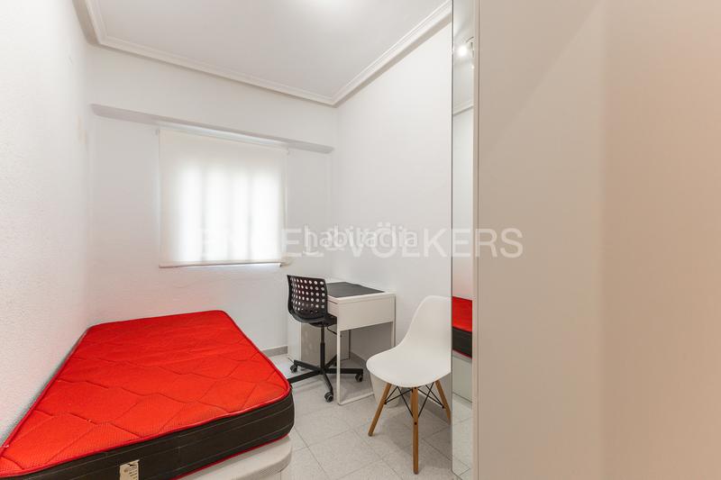 Foto 78974c72-5cb1-4e33-bfd5-7a32883b0159. Alquiler apartamento amplio piso con balcón en algirós en Valencia