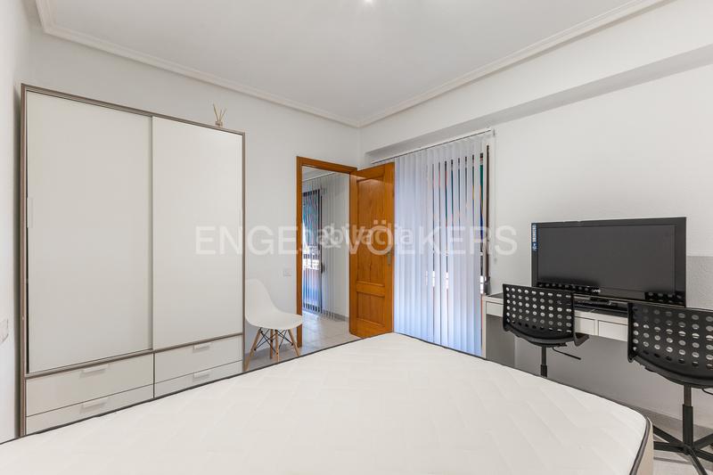 Foto a9b694ad-3a6d-4a6d-9776-2887a9e3e4d9. Alquiler apartamento amplio piso con balcón en algirós en Valencia