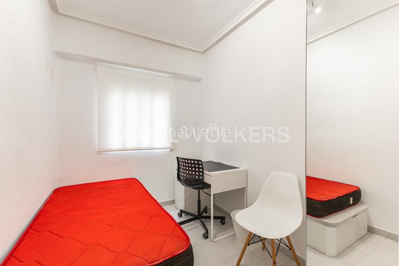 Foto aa9f247f-5e00-4d56-9459-4f95b080475f. Alquiler apartamento amplio piso con balcón en algirós en Valencia