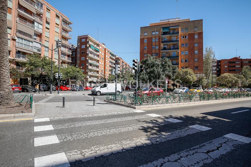 Foto acd0c06d-36a2-4ac4-b3f0-a1057371bcf1. Alquiler apartamento amplio piso con balcón en algirós en Valencia