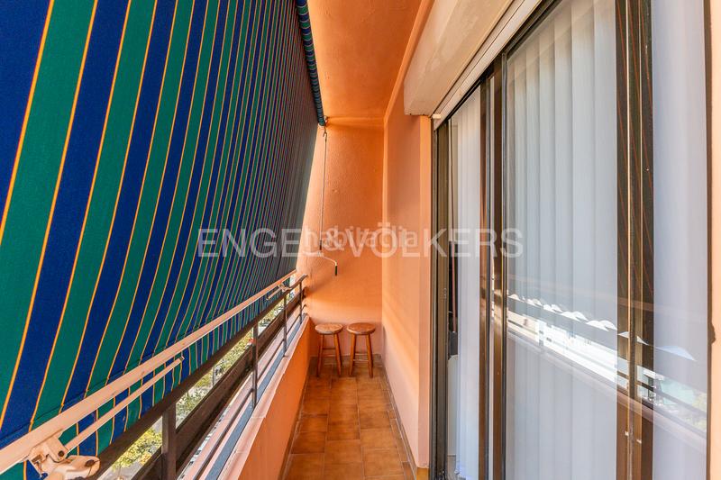Foto b0691412-5895-4ae8-a577-d852e9dd2a6c. Alquiler apartamento amplio piso con balcón en algirós en Valencia