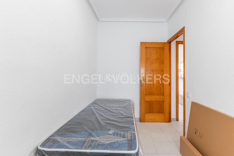 Foto ba02acfe-ca5f-4826-807a-50994ede54c6. Alquiler apartamento amplio piso con balcón en algirós en Valencia