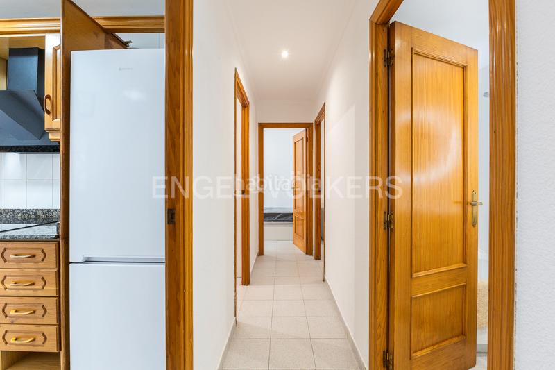 Foto d2db1863-6cb4-4477-aada-19ee3eef3f57. Alquiler apartamento amplio piso con balcón en algirós en Valencia