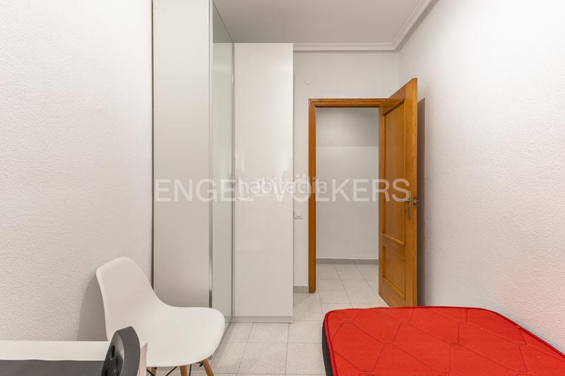 Foto d9730e31-50e4-4dd6-be21-6478258cb511. Alquiler apartamento amplio piso con balcón en algirós en Valencia