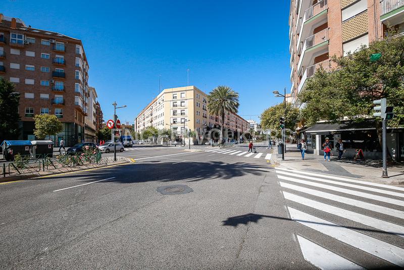 Foto ecee0baf-b9f9-44f4-a632-55fcd4df5be5. Alquiler apartamento amplio piso con balcón en algirós en Valencia